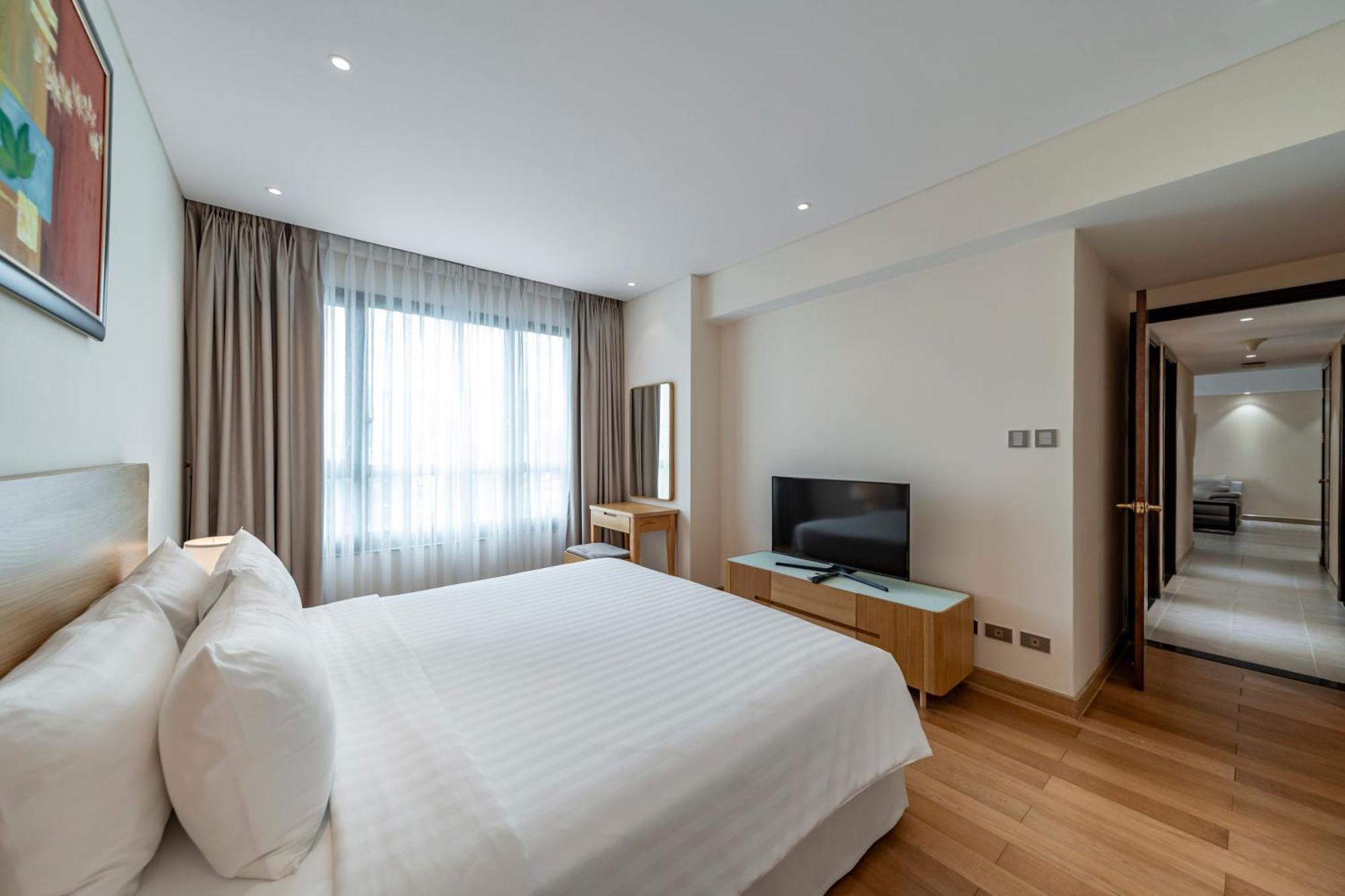 Three-Bedroom Premier Balcony
